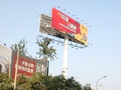 龙泉户外广告怎么做才能让人一眼记住？